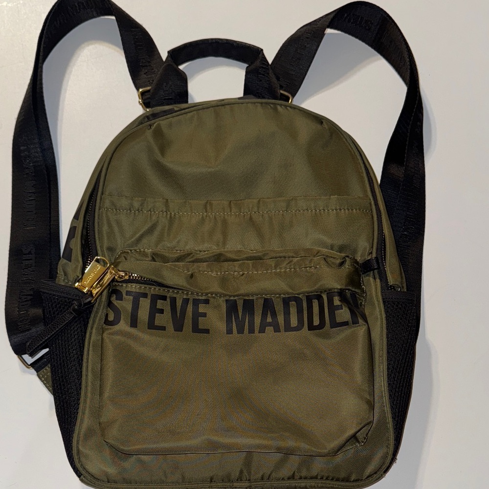 Women’s Steve‎ Madden Olive Green Backpack W/Matching Wristlet! NWOT